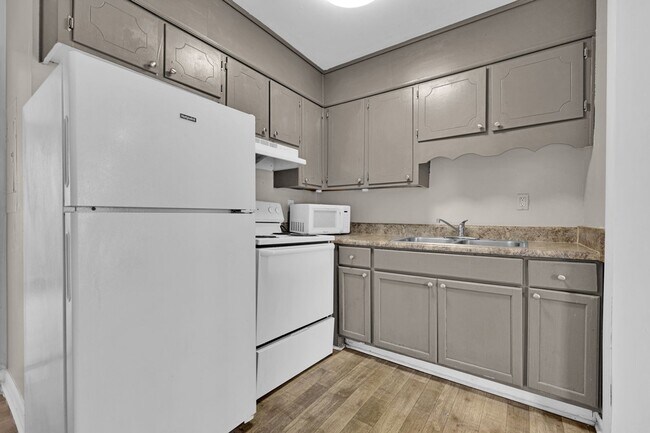 Building Photo - 3225 Avenue S