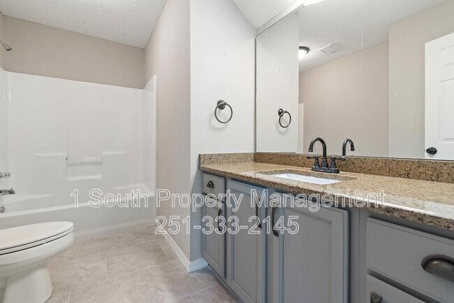 Building Photo - 2033 Post Oak Ct
