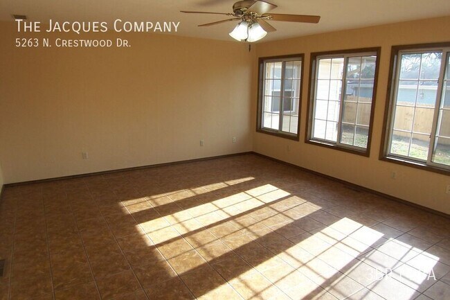 Building Photo - 5263 N Crestwood Dr