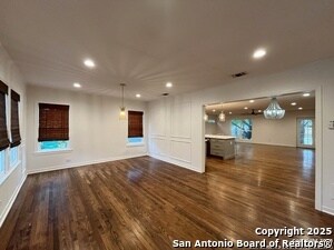 Building Photo - 127 Larchmont Dr