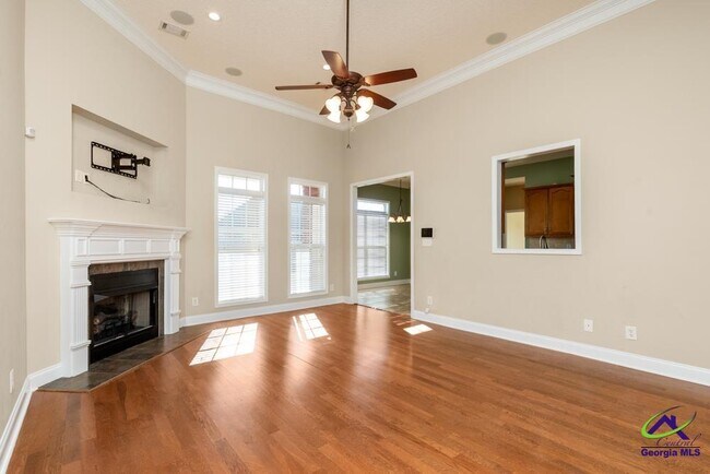 Building Photo - 601 Huntwood Ln