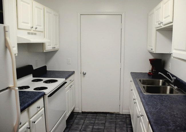 Building Photo - Emerald Village