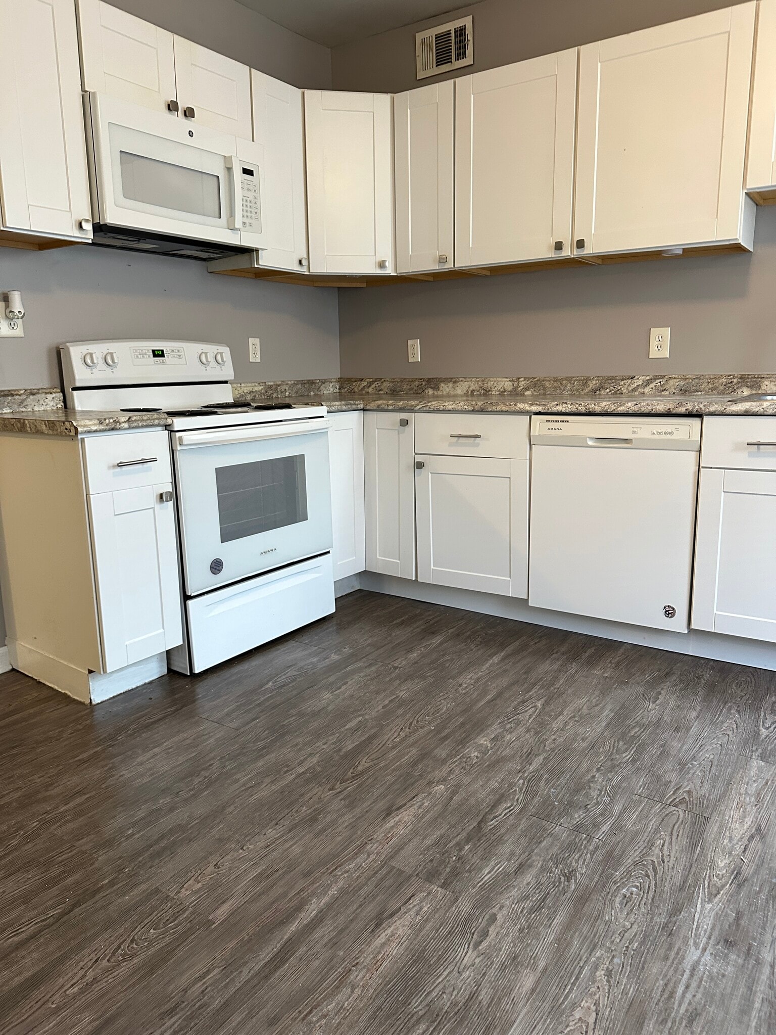 Building Photo - 48 Maytide St