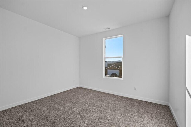 Building Photo - 4670 W Aurora St