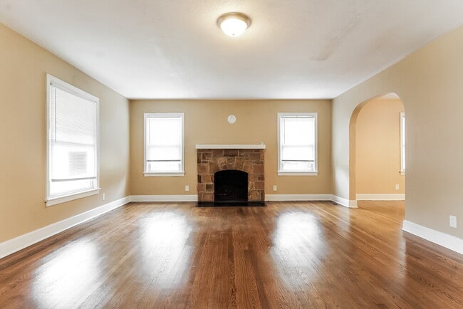 Building Photo - 1401 Cherry Ave