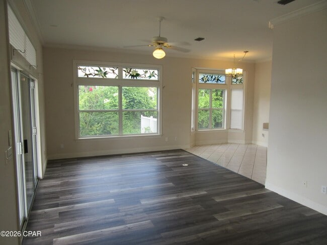 Building Photo - 2516 Country Club Dr