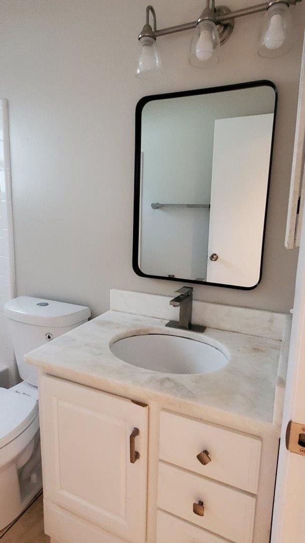 Building Photo - 9220 Larette Dr