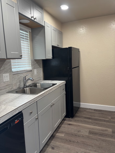 Primary Photo - 3108 James Ln