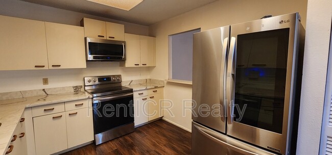 Building Photo - 25 Emerald Bay Dr
