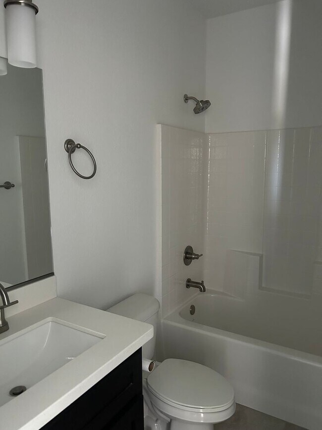 Building Photo - CIELO VERDE ESTATES!