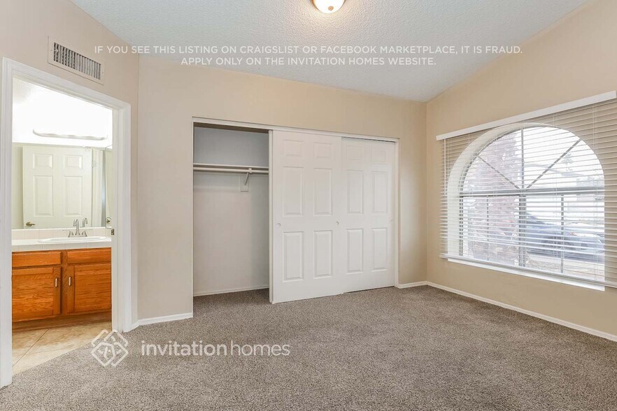 Building Photo - 7120 N 31st Dr