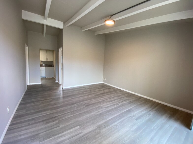 Building Photo - 2916 W Century Blvd