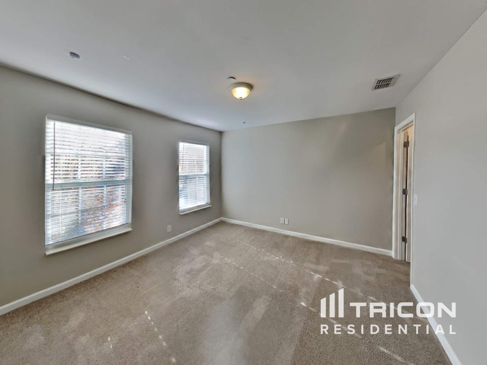 Building Photo - 1307 Creekside Dr