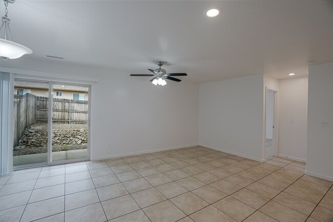 Building Photo - 3850 E Teri Ct
