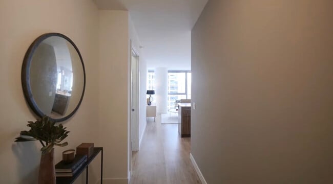 Building Photo - 341 W Kinzie St