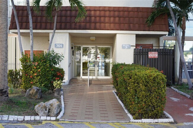 Building Photo - 701 Three Islands Boulevard