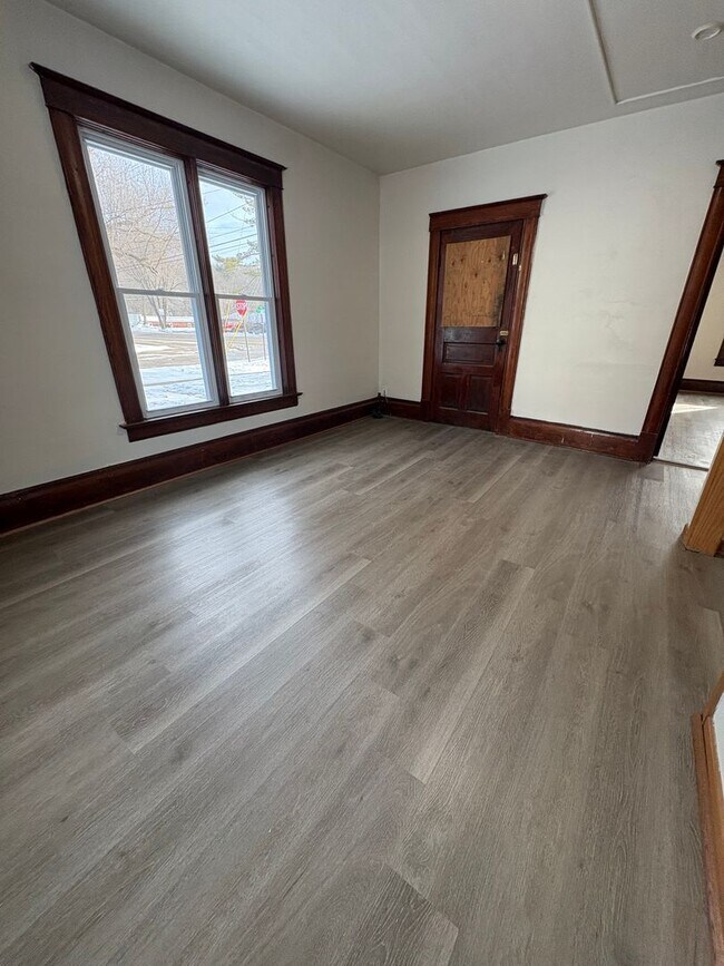 Building Photo - THR -03- Galesville