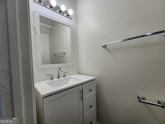 Building Photo - 5960 Batson Ct