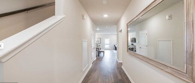 Building Photo - 53 Peregrine Way