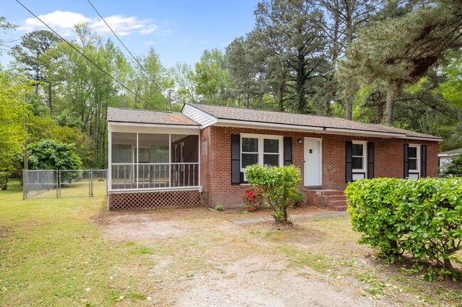 Building Photo - 110 Moore Rd