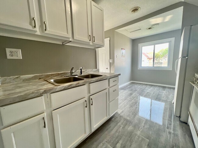 Building Photo - Beautiful 2 bed 1 Bath Home!