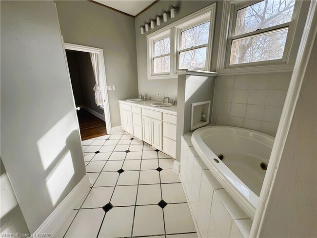 Building Photo - 3603 Free Ferry Rd