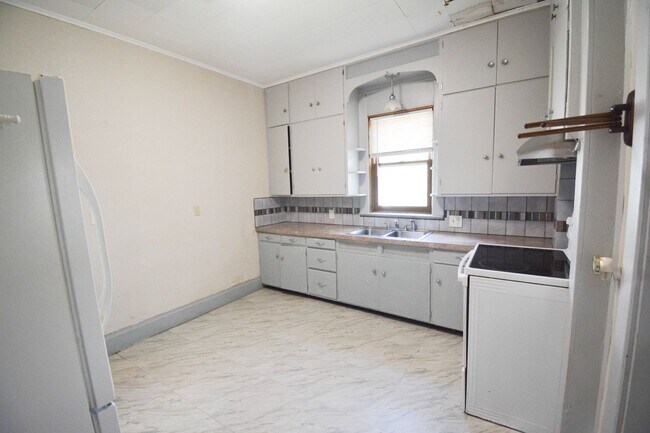 Building Photo - 209 S Pearl St