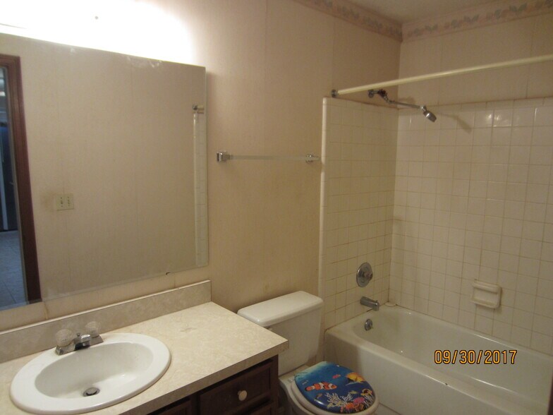 Building Photo - 2325 Tina Dr