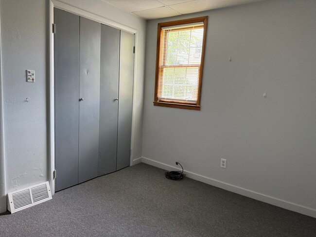 Building Photo - 113 Line Way