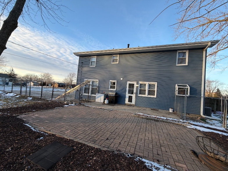 Building Photo - 11401 W 78th Ct