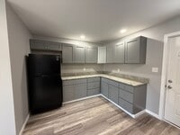 Building Photo - 1136 S Main St