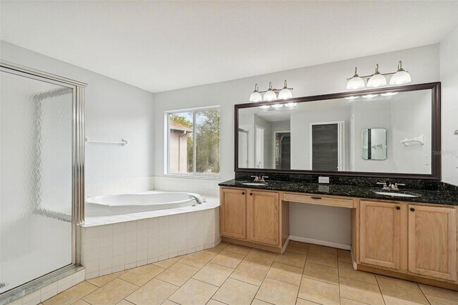 Building Photo - 18154 Sandy Pointe Dr