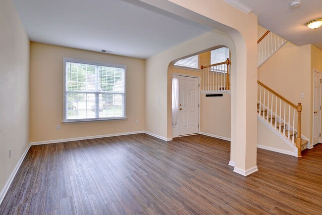 Building Photo - Spacious Home in York County