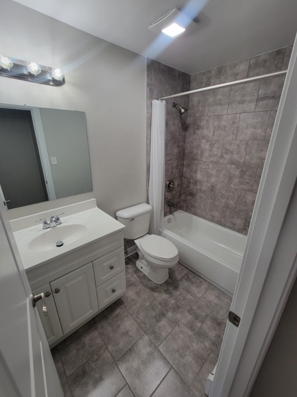 Building Photo - 428 E Bailey Rd