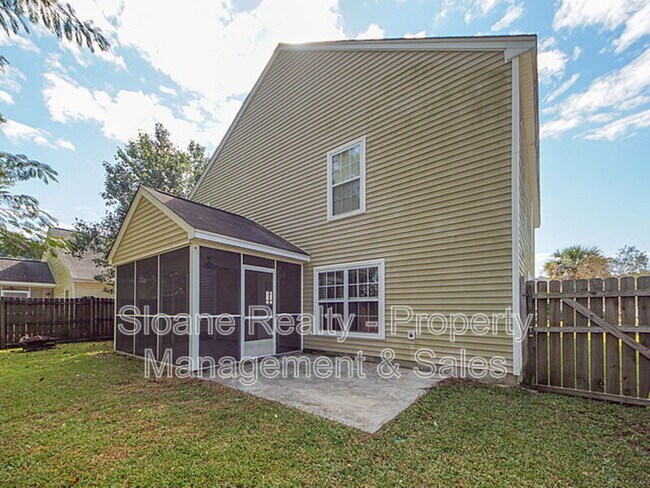 Building Photo - 1118 Deerberry Rd