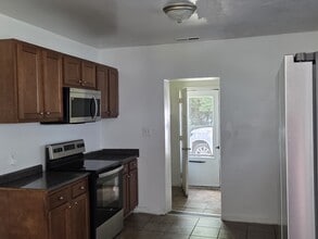 Building Photo - 410 S College Dr