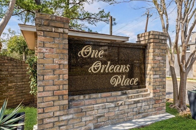 Building Photo - 2800 Jeanetta St