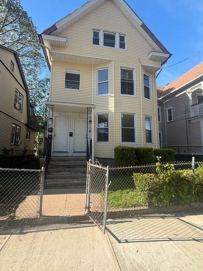 Primary Photo - 67 Derby Ave