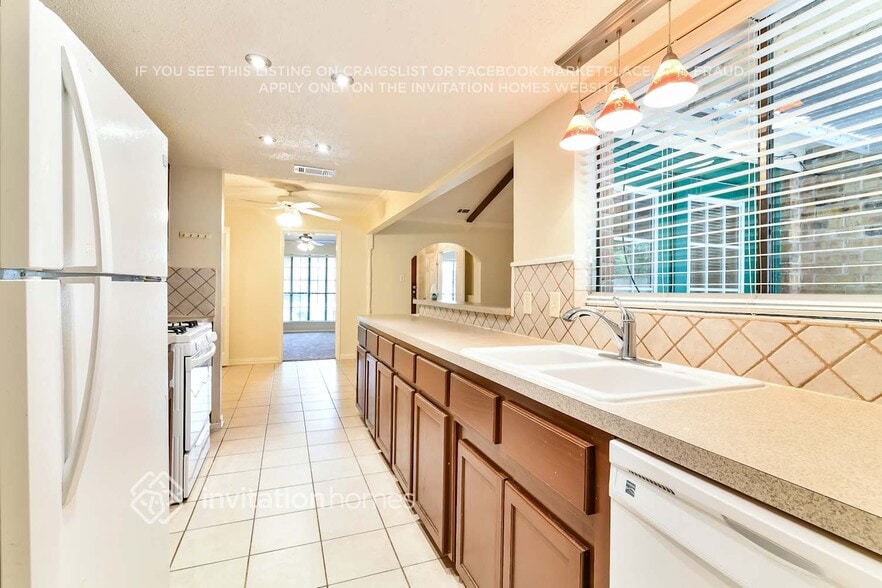 Building Photo - 17411 Glenhew Rd