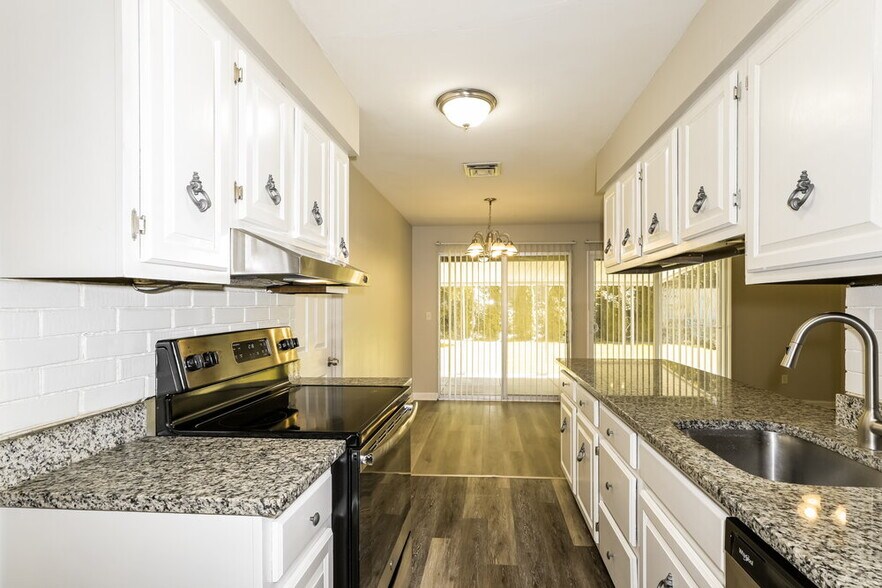 Building Photo - 3160 Hargrove Ln