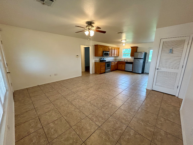 Primary Photo - 63021 E 285 Ct