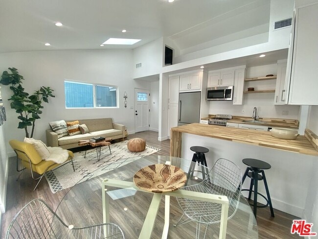 Building Photo - 5137 1/2 N Eagle Rock Blvd