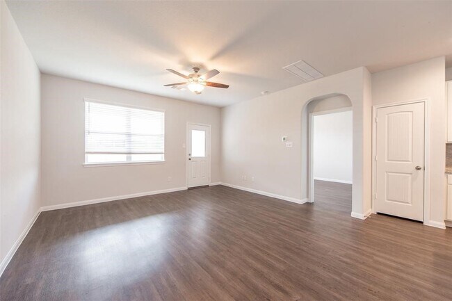Building Photo - 2922 Orchid Ranch Dr