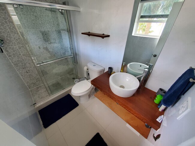 main bathroom in bedroom - 3001 S Ocean Dr