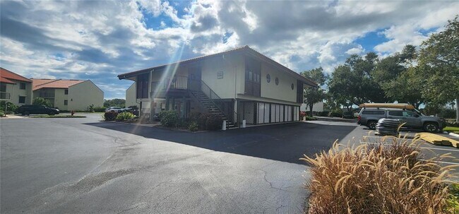 Building Photo - 1515 Pinellas Bayway S