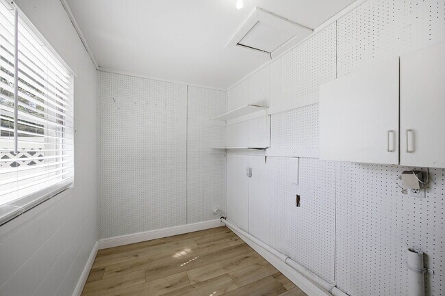 Building Photo - 401 Blueberry Ln
