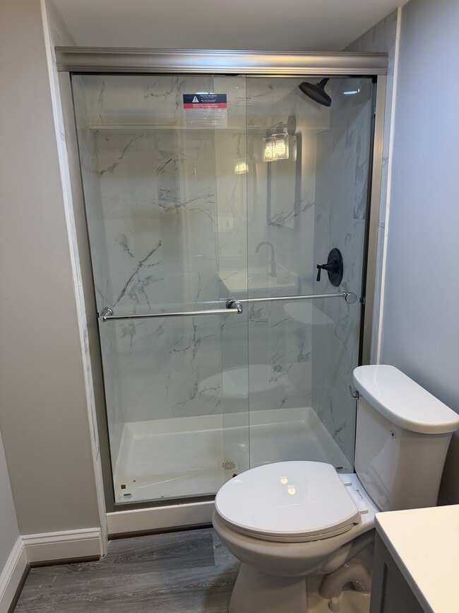 Building Photo - 2001 Boone St