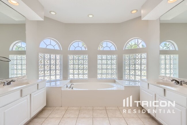 Building Photo - 14682 Braddock Oak Dr