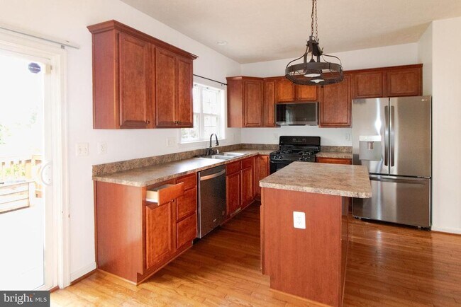 Building Photo - 104 Stingray Ct