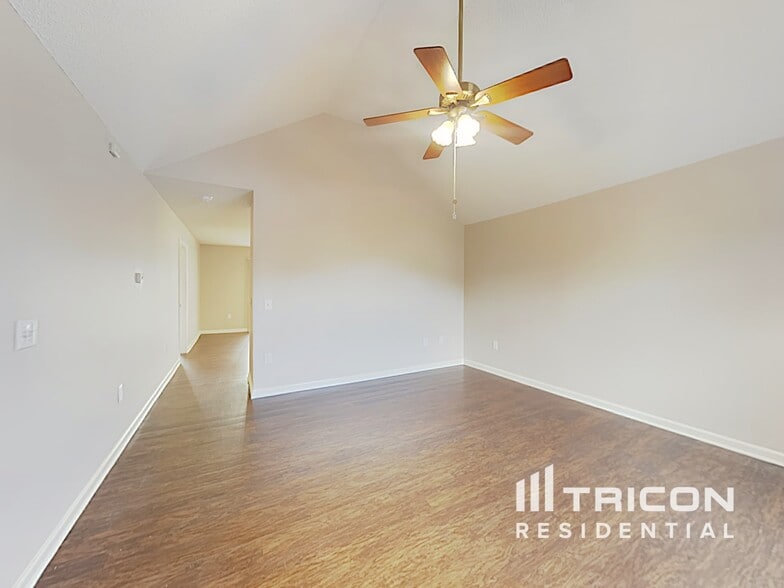 Building Photo - 979 Stinson Glen Ln